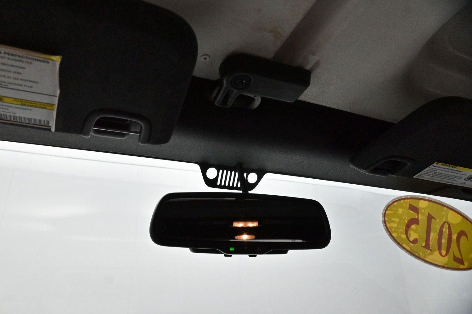 Used 2015 Bright White Clearcoat Jeep Altitude image 23