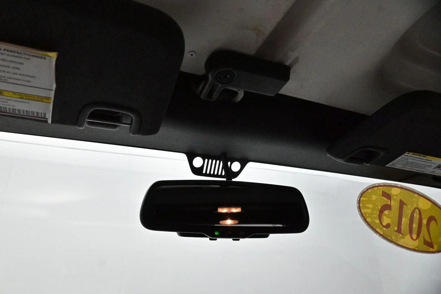 Used 2015 Bright White Clearcoat Jeep Altitude image 23
