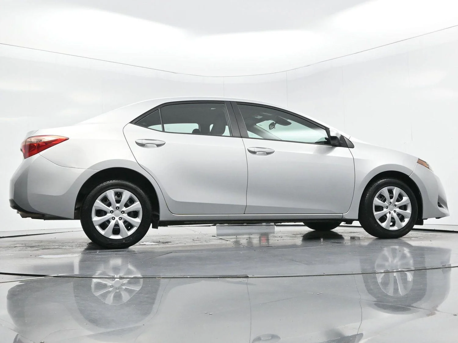 Used 2019 Classic Silver Metallic Toyota LE image 41