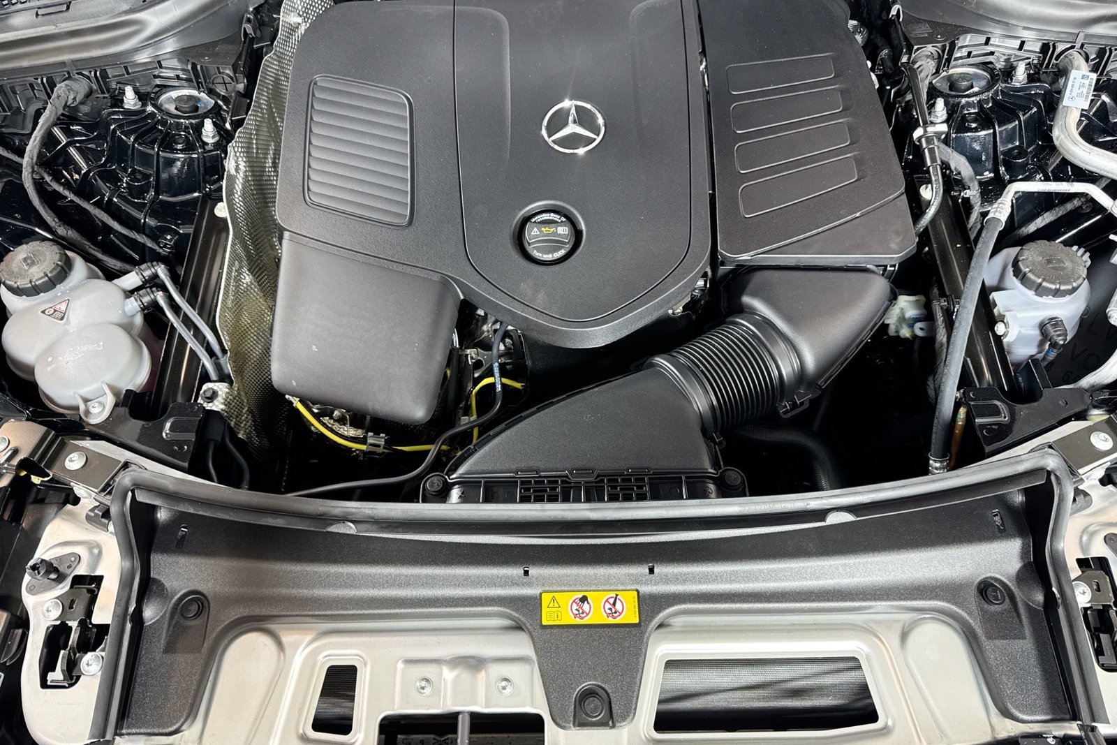 New 2026 Black Mercedes-Benz GLC 300 image 28