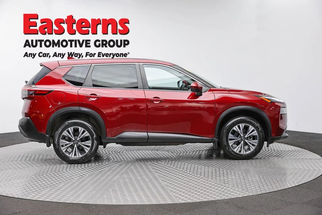Used 2023 Red Nissan SV image 4