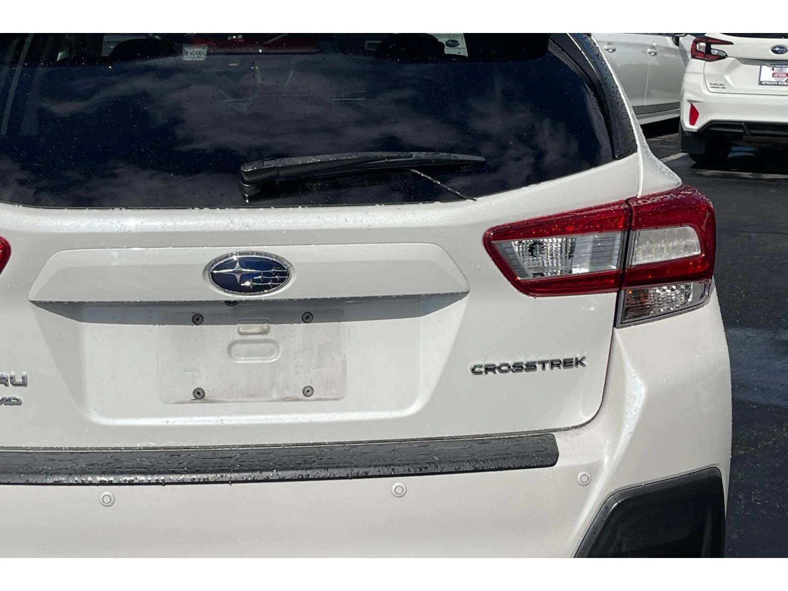Used 2018 Crystal White Pearl Subaru Limited image 16