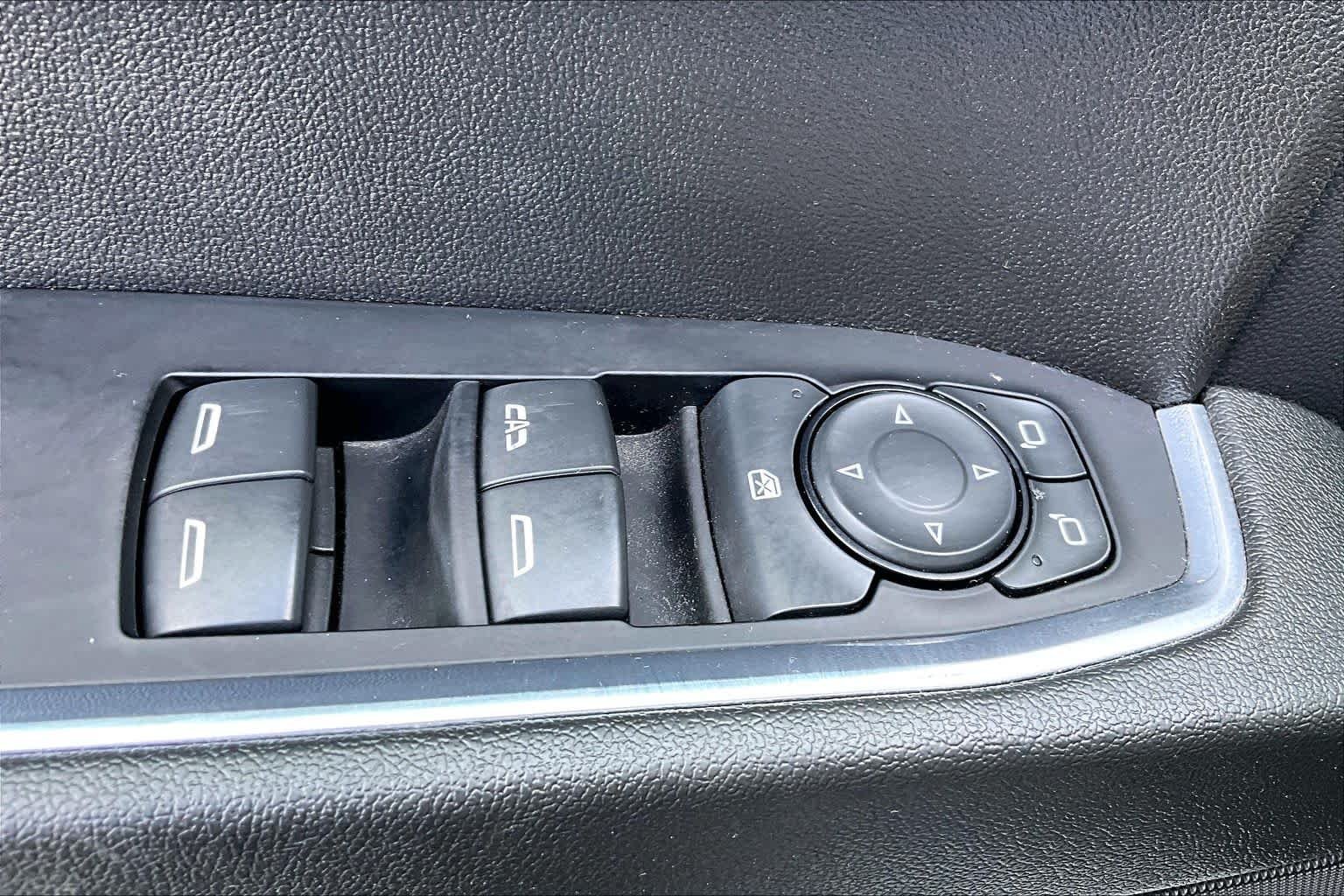 Used 2024 Summit White Chevrolet RST image 30