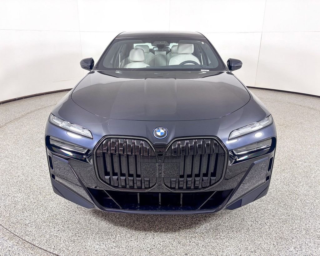 New 2025 Carbon Black Metallic BMW 750e xDrive image 6