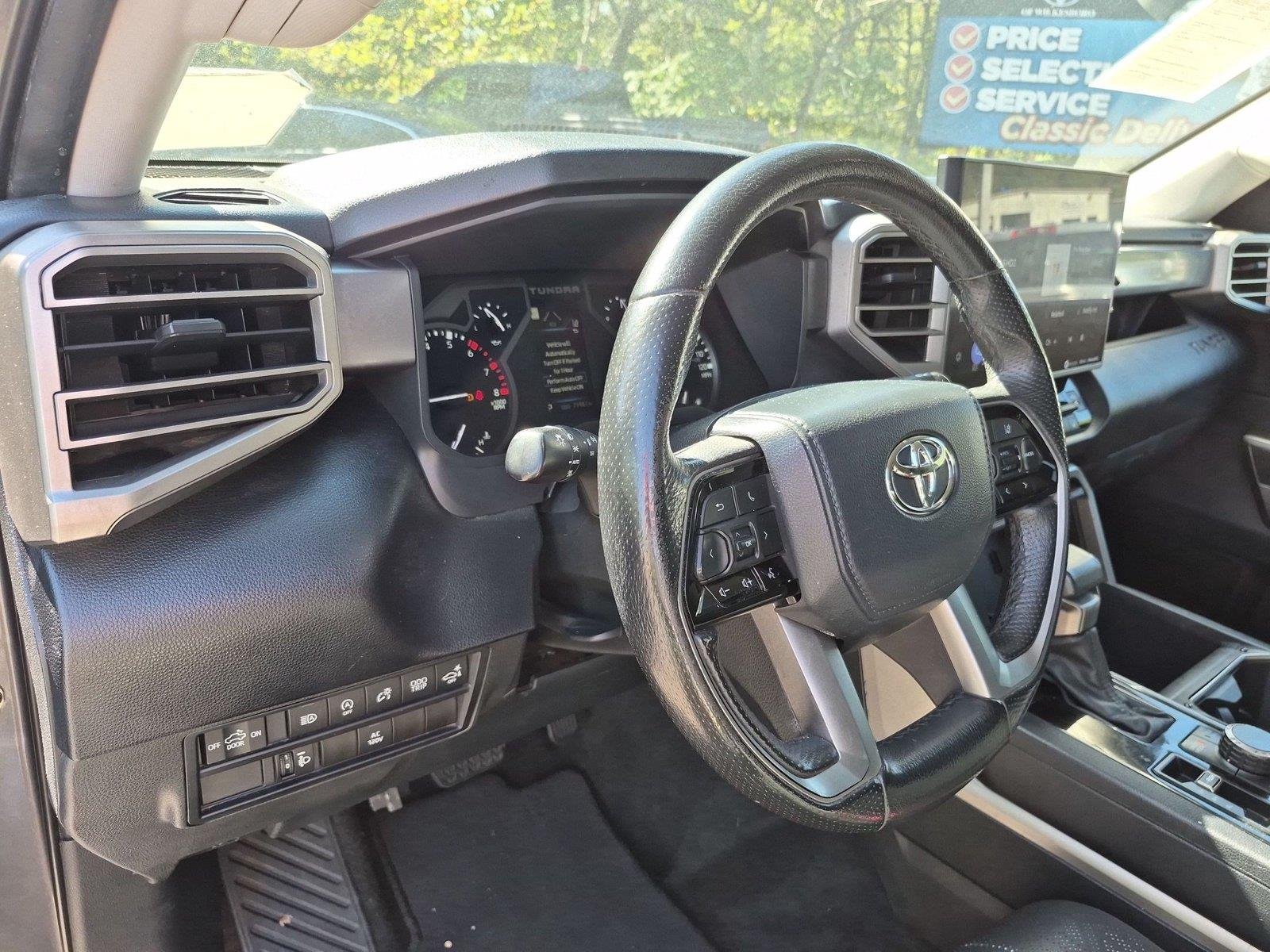 Used 2022  Toyota SR5 image 18