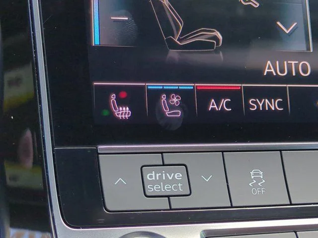 Used 2025  Audi 55 Premium Plus image 21