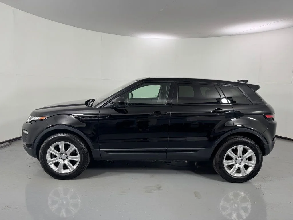 Used 2019 Narvik Black Land Rover SE image 8