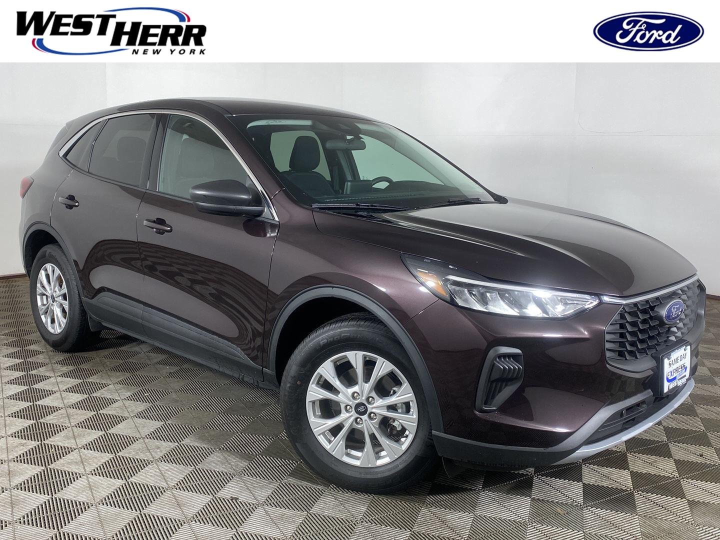Used 2023 Cinnabar Red Ford Active image 1