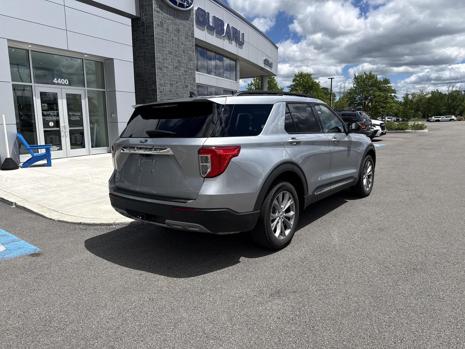 Used 2023 Iconic Silver Ford XLT image 4