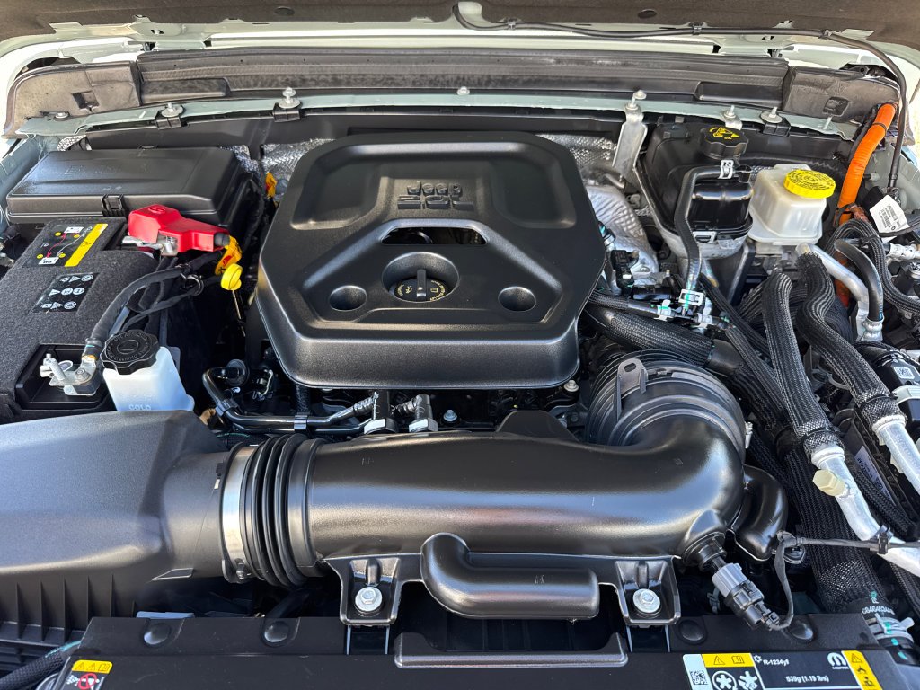 Used 2024 Gray Jeep Sport S 4xe image 10