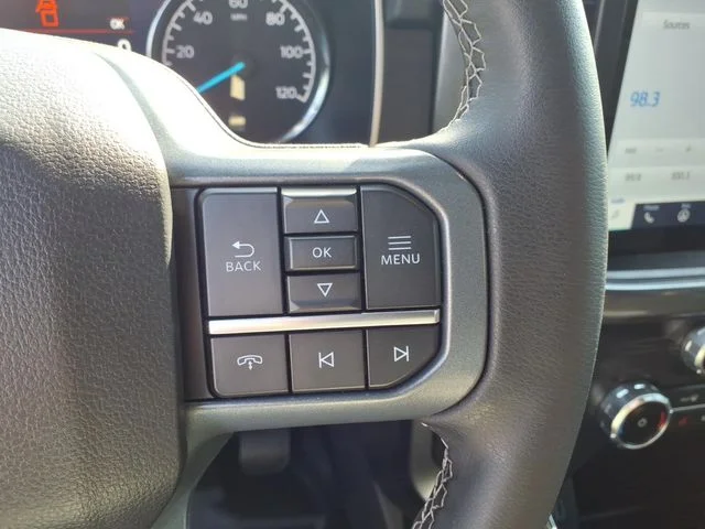 Used 2023 Oxford White Ford XLT image 9