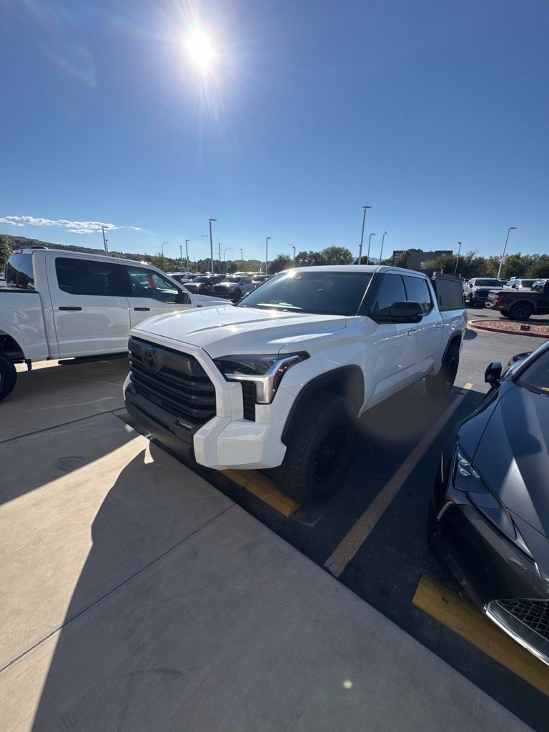 Used 2023 Ice Toyota SR5 image 3