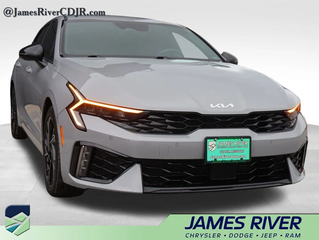 Used 2025 Gray Kia GT-Line image 6