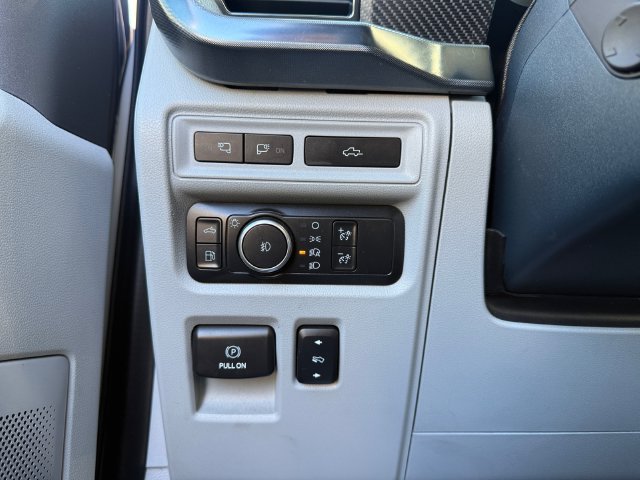 Used 2021 White Ford Limited image 20
