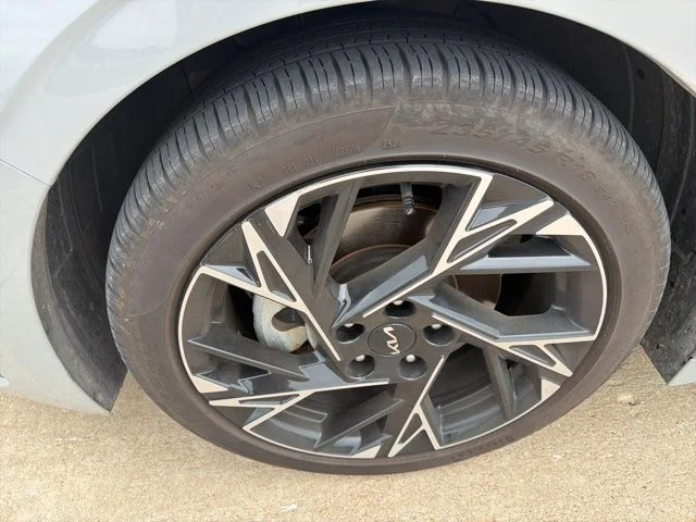 Used 2025 Gray Kia GT-Line image 9