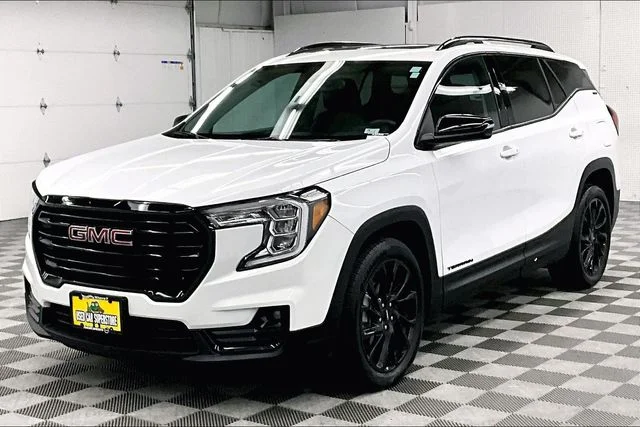 Used 2023 Summit White GMC SLT image 12