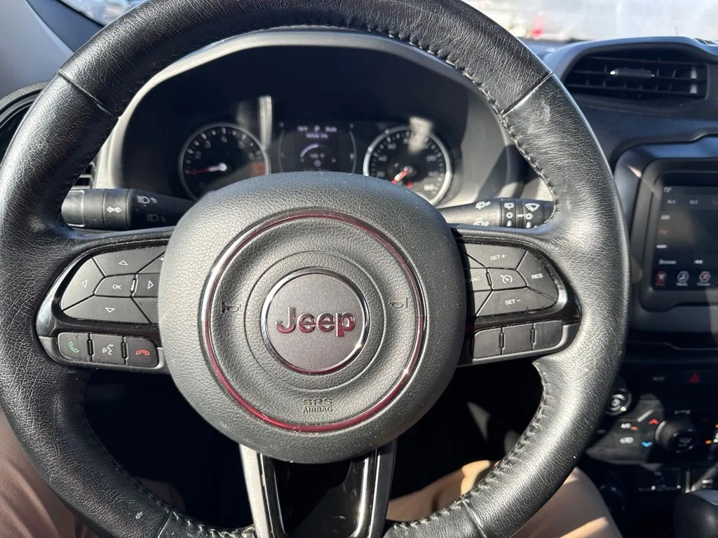 Certified Used 2020 Alpine White Clearcoat Jeep Latitude image 19