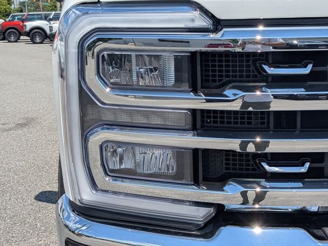 New 2026 Star White Metallic Tri-Coat Ford F-250® Lariat® image 12