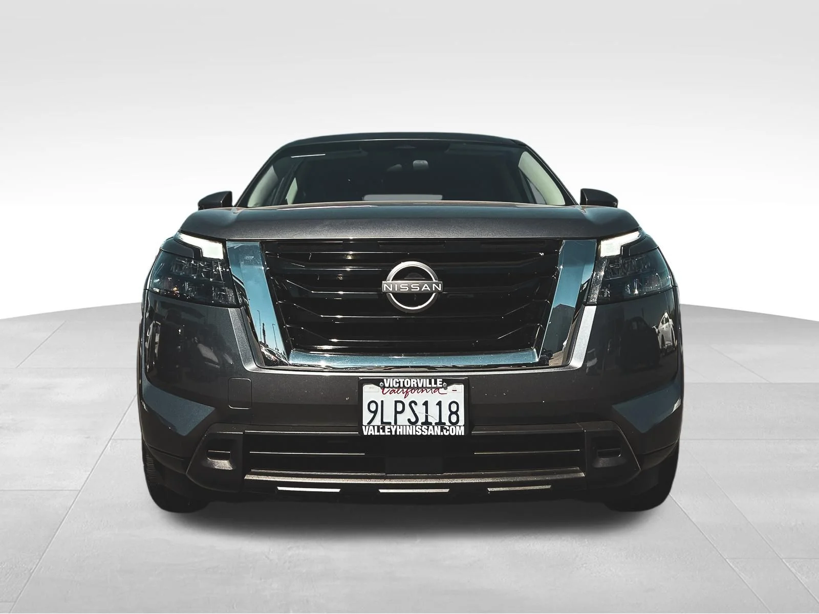 Used 2024 Gray Nissan SV image 2