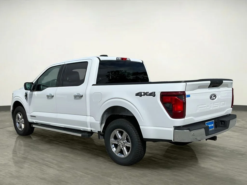 Used 2025 White Ford XLT image 3