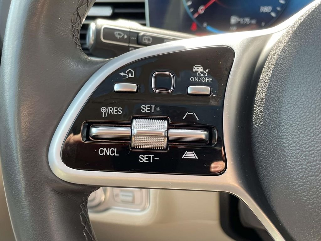 Used 2020 White Mercedes-Benz GLE 580 image 24