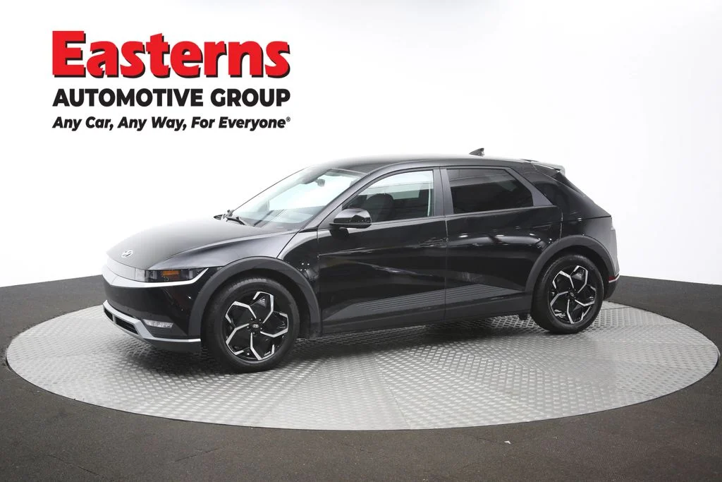 Used 2024 Black Hyundai SEL image 54