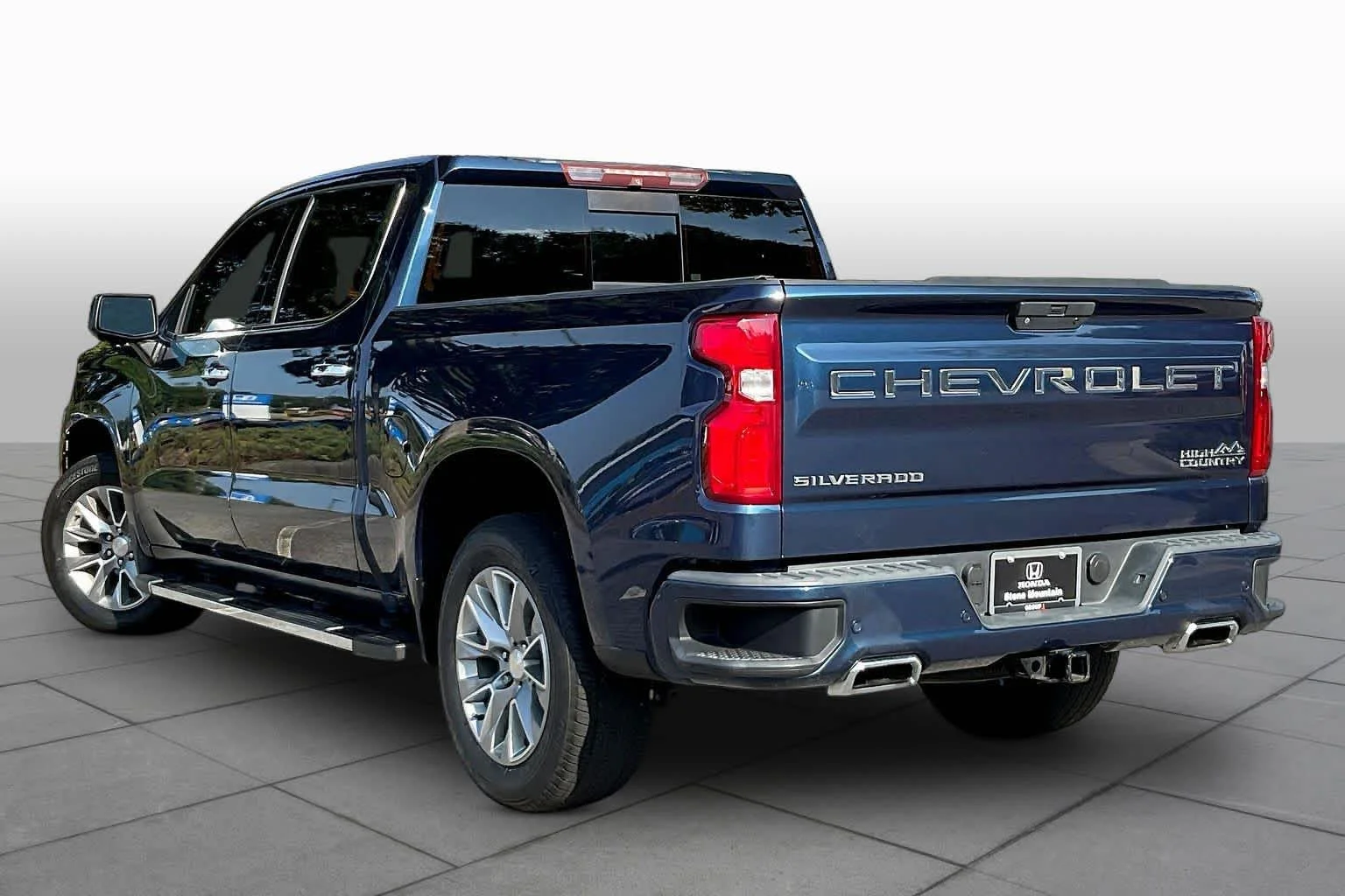 Used 2019 Northsky Blue Metallic Chevrolet High Country image 12
