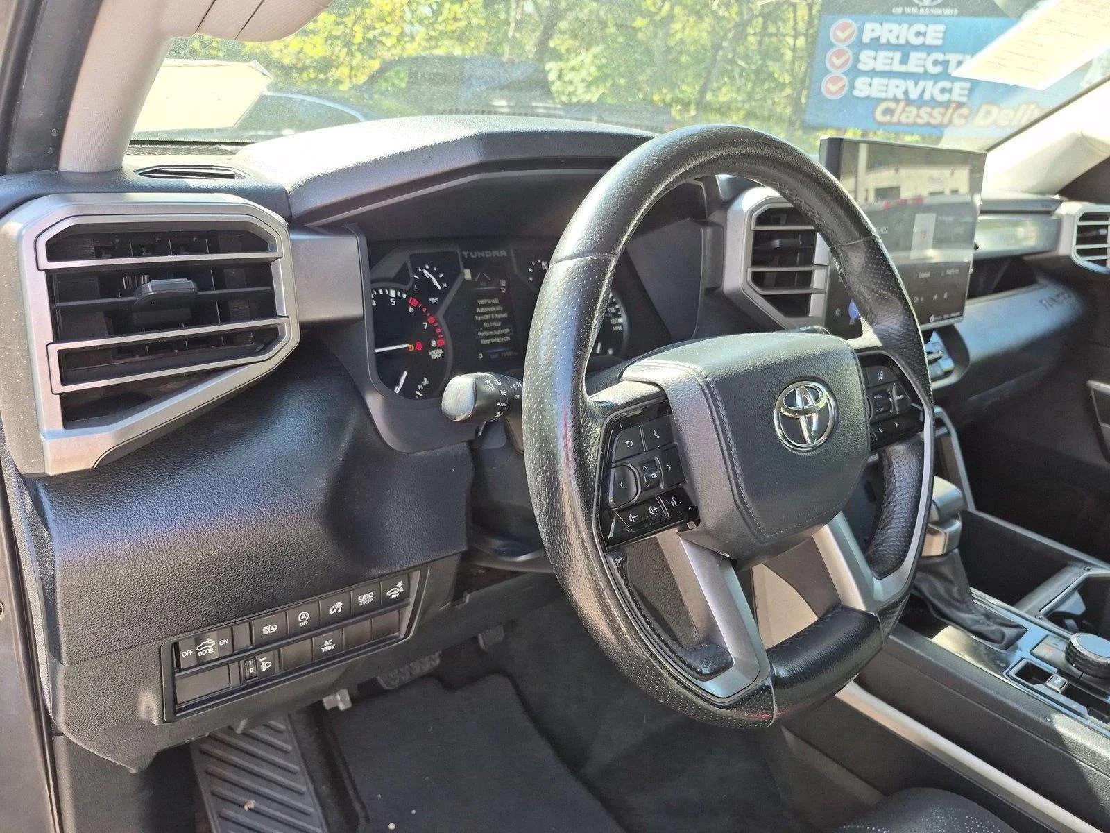Used 2022  Toyota SR5 image 18