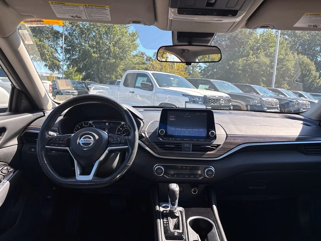 Used 2022 Silver Nissan 2.5 SL image 8