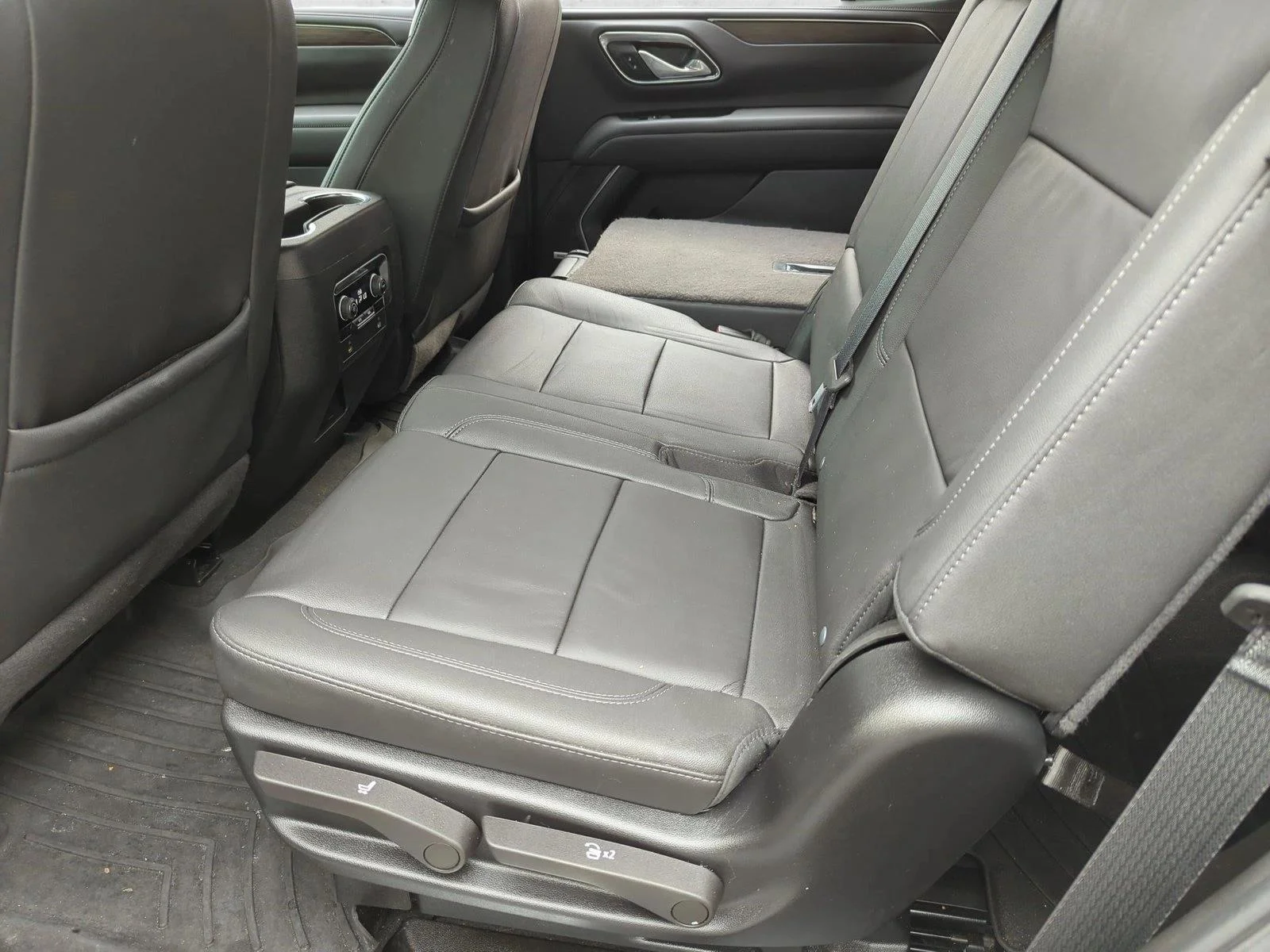 Used 2024 Summit White Chevrolet Z71 image 12