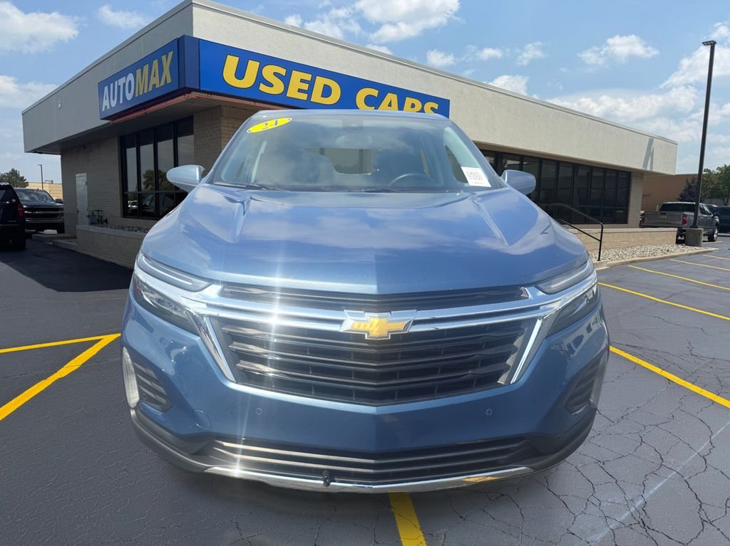 Used 2024 Lakeshore Blue Metallic Chevrolet LT image 3