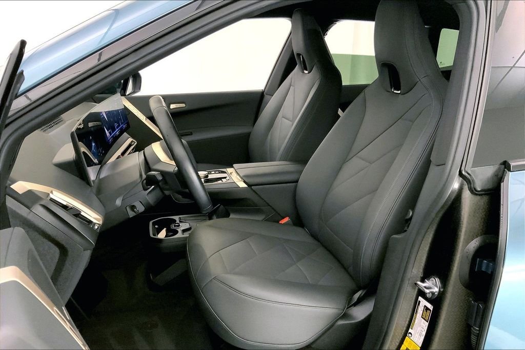Used 2024 Blue BMW xDrive50 image 12