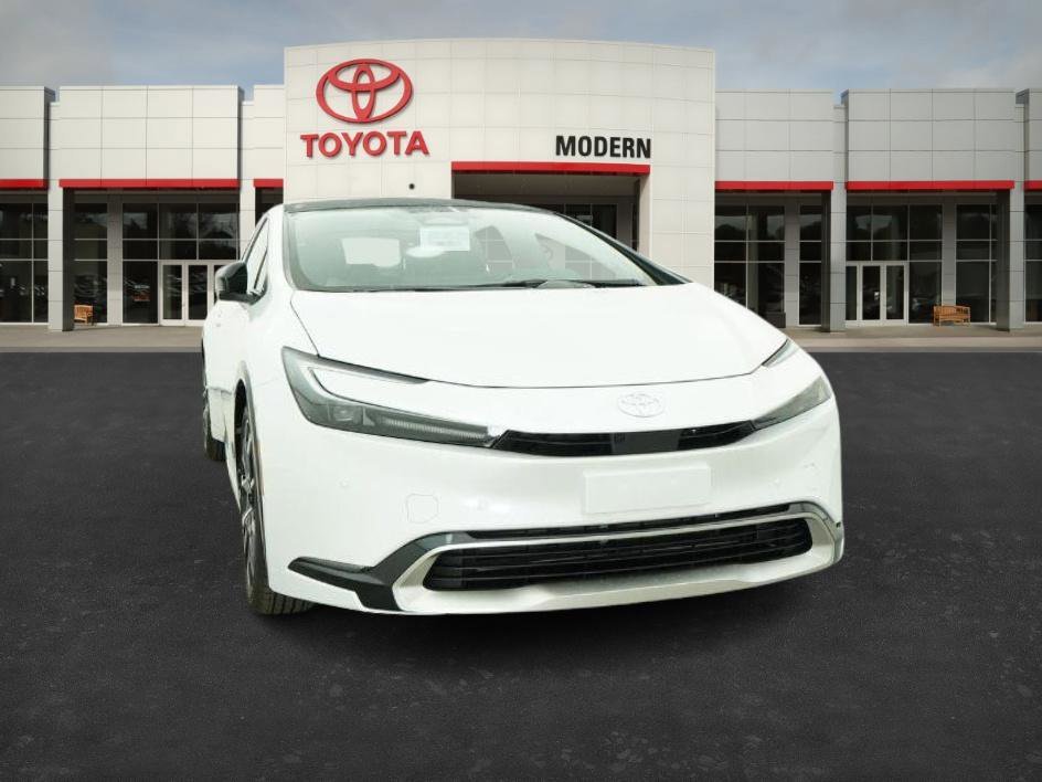 New 2026 Wind Chill Pearl Toyota XSE Premium image 32