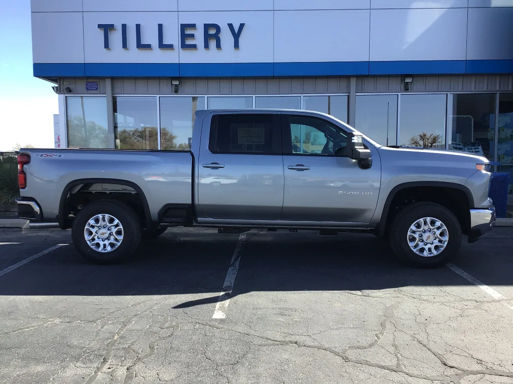 2026 Chevrolet Silverado HD LT 4WD Crew Cab Standard Box's photo