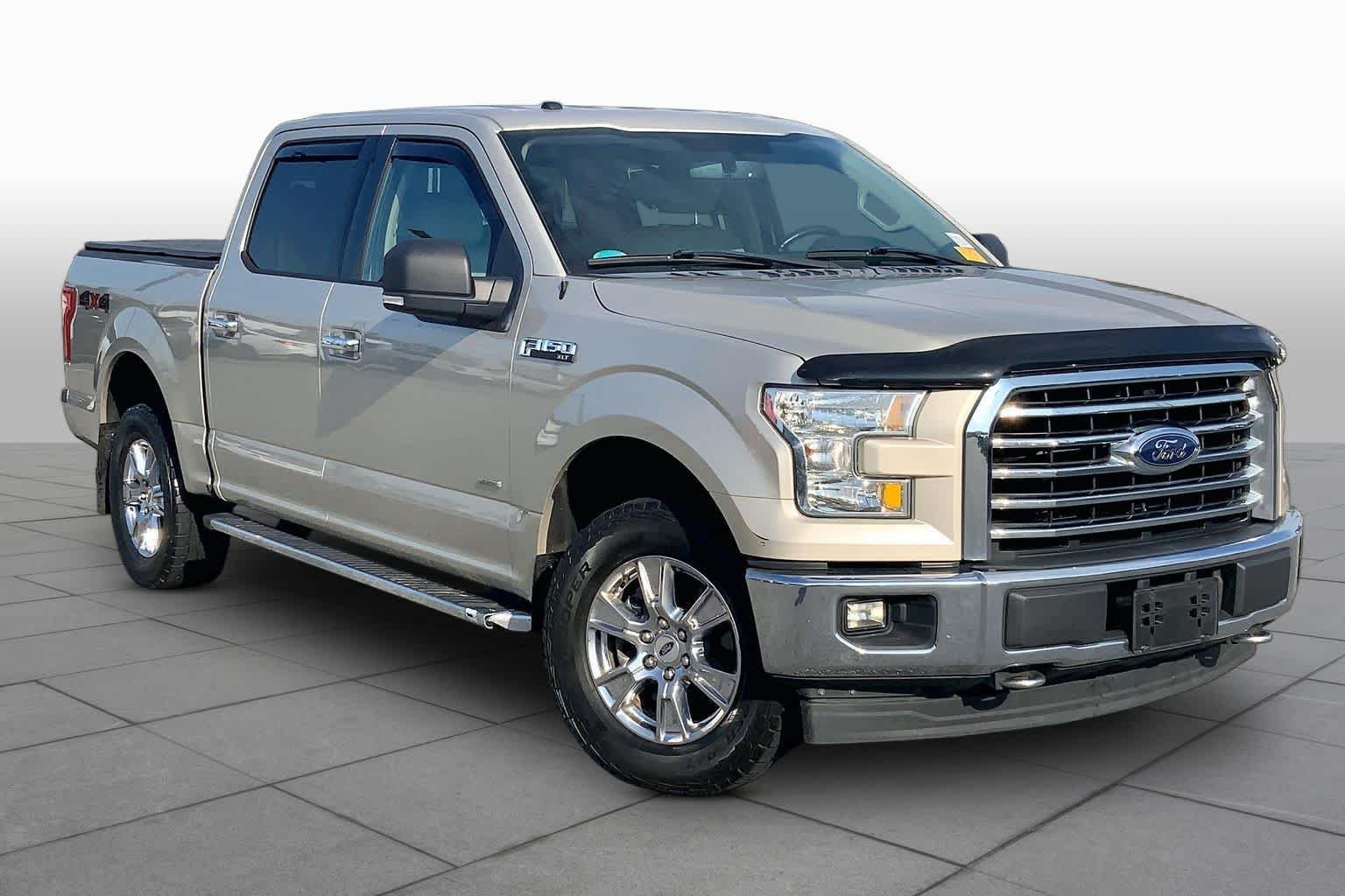 Used 2017 White Gold Ford XLT image 3