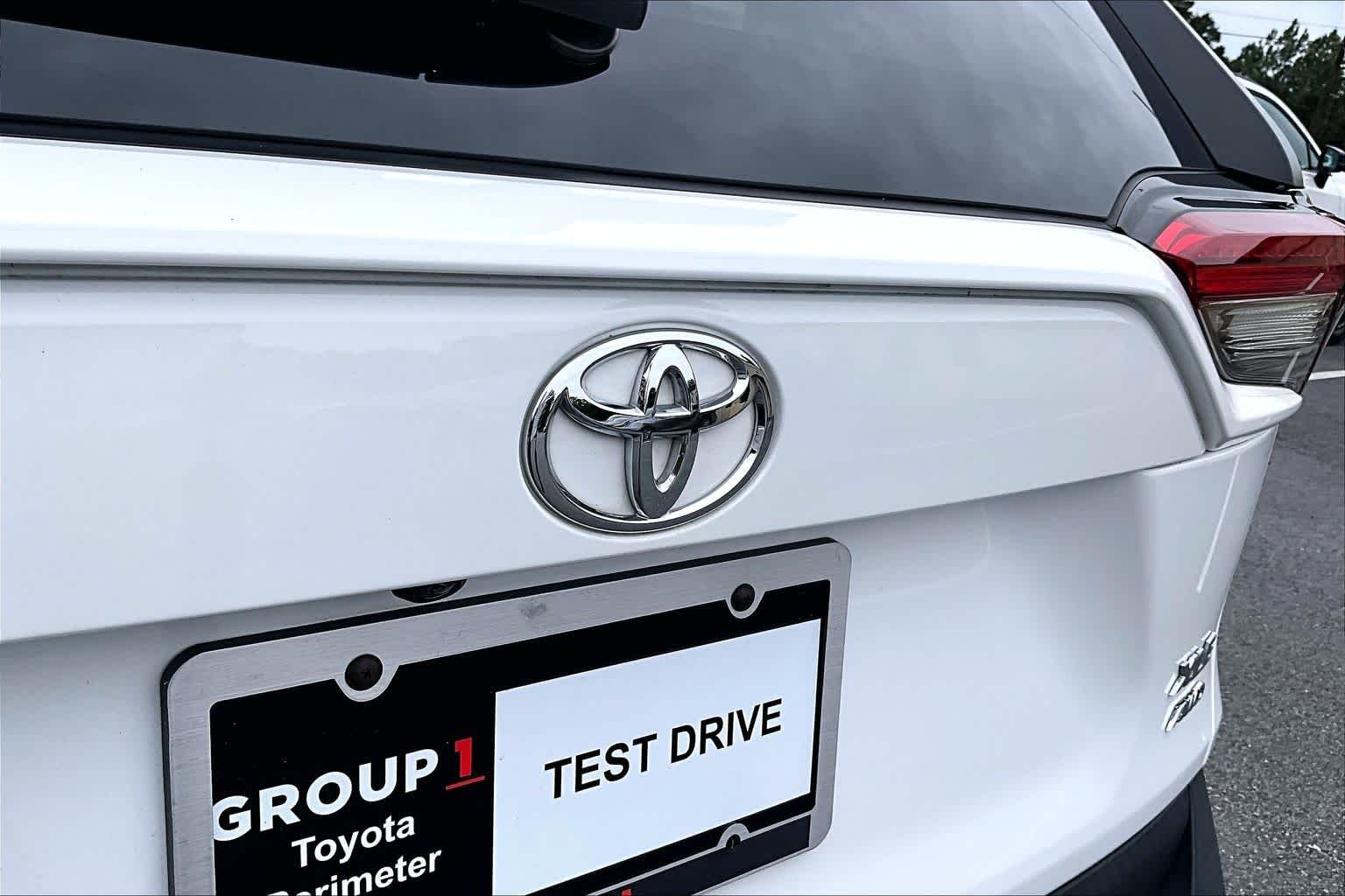 Used 2024 Ice Cap Toyota XLE image 31