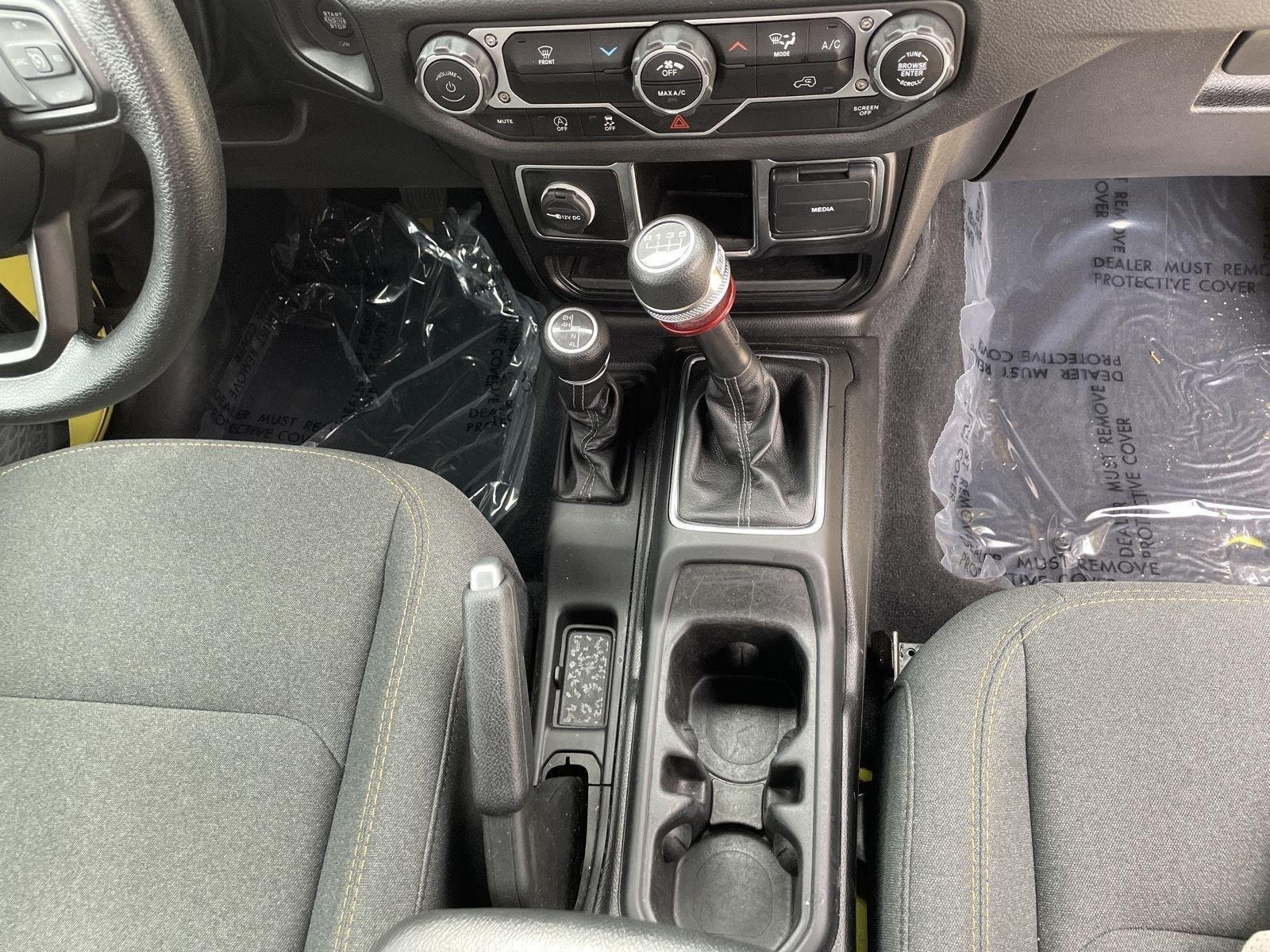Used 2024 High Velocity Clearcoat Jeep Sport image 25