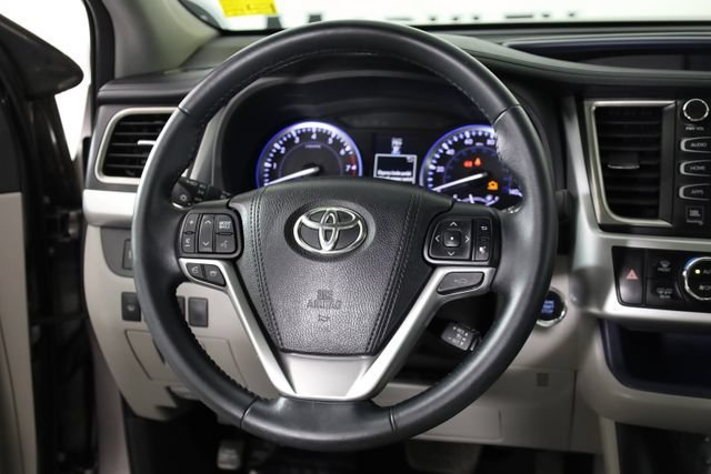 Used 2016 Gray Toyota Limited V6 image 20