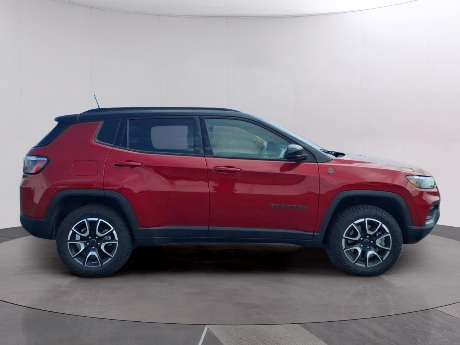 Used 2025 Red Hot Pearlcoat Jeep Trailhawk image 6