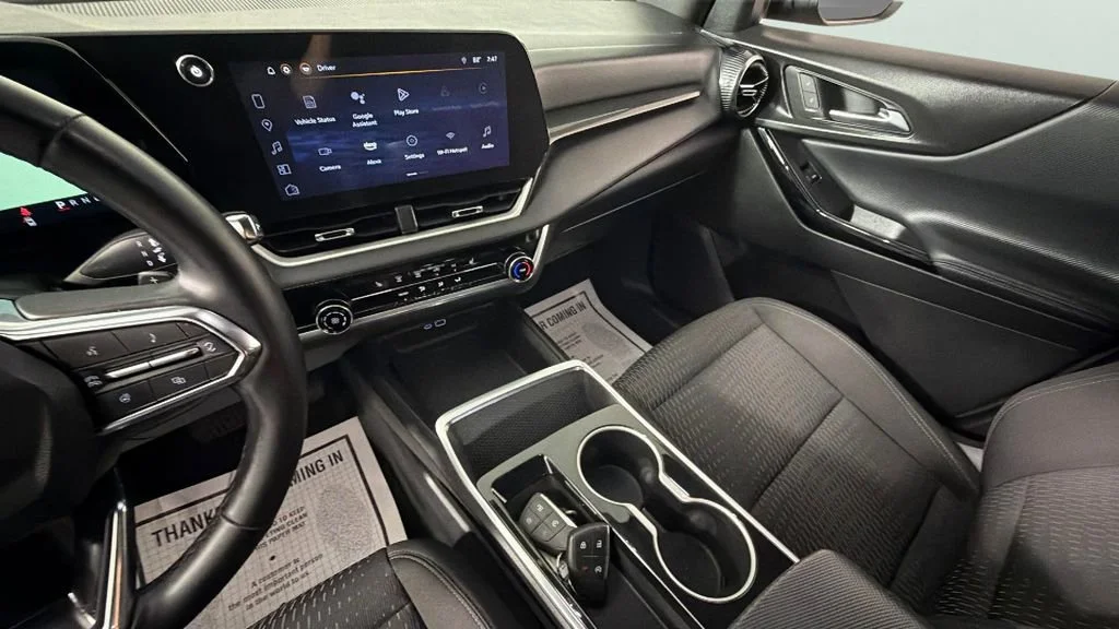 Used 2025 Mosaic Black Metallic Chevrolet LT image 19