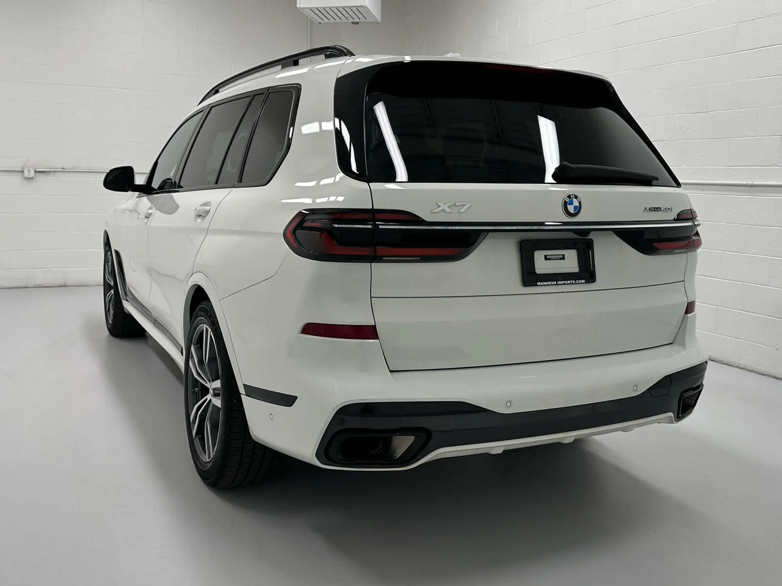Used 2023 Alpine White BMW xDrive40i image 8
