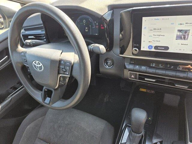 Used 2025 WHITE Toyota LE image 31