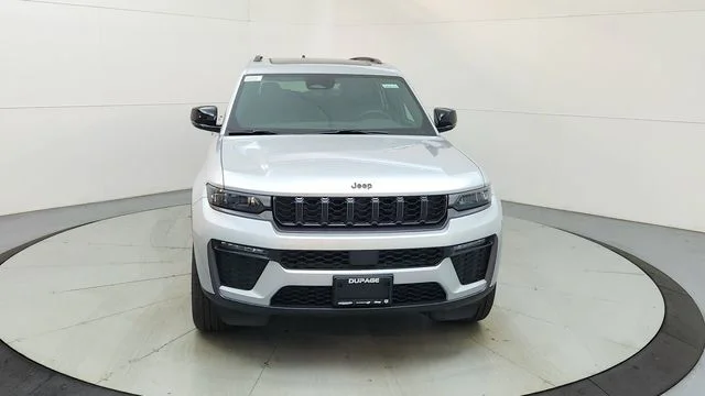 New 2026 Silver Zynith Exterior Paint Jeep Limited image 2