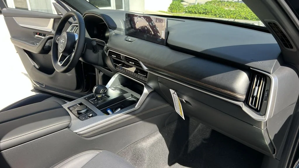 2025 Mazda CX-90 Premium Package - Photo 32