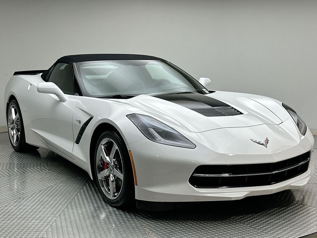 Used 2014 Arctic White Chevrolet Base image 15