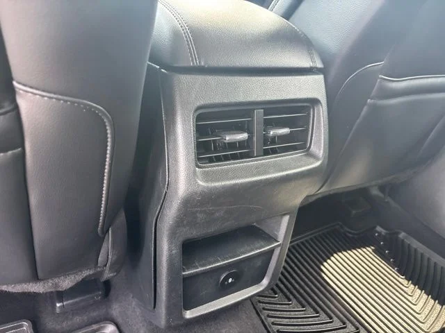Used 2024 Oxford White Clearcoat Ford SEL image 32