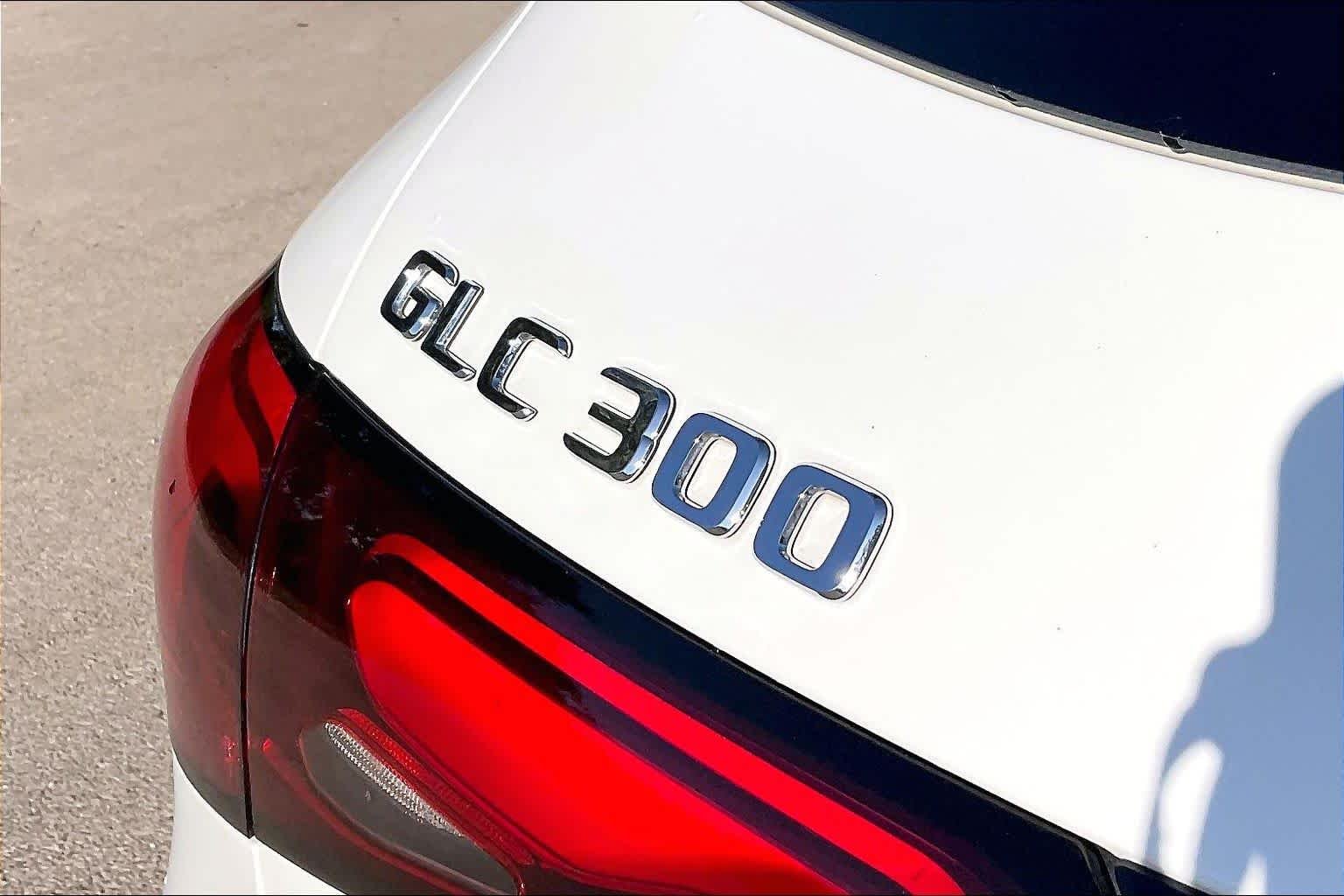 Used 2023 Polar White Mercedes-Benz GLC 300 image 10