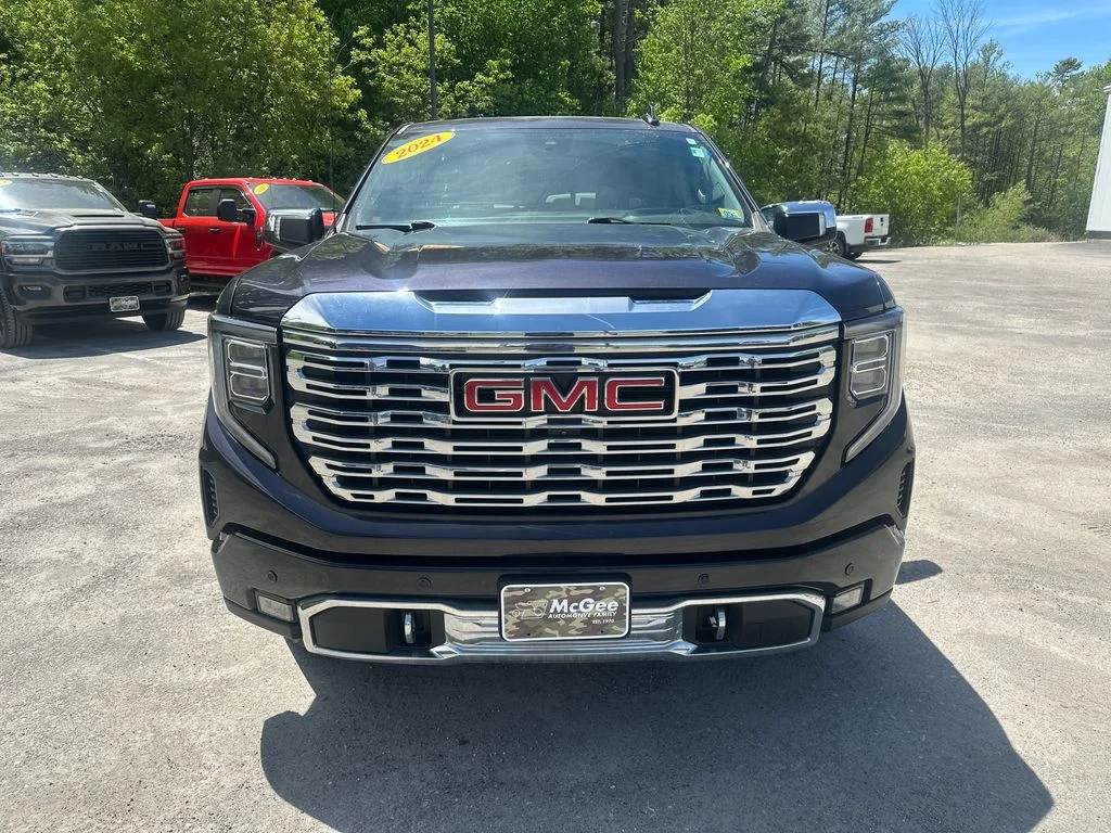 Used 2024 Silver GMC Denali image 8
