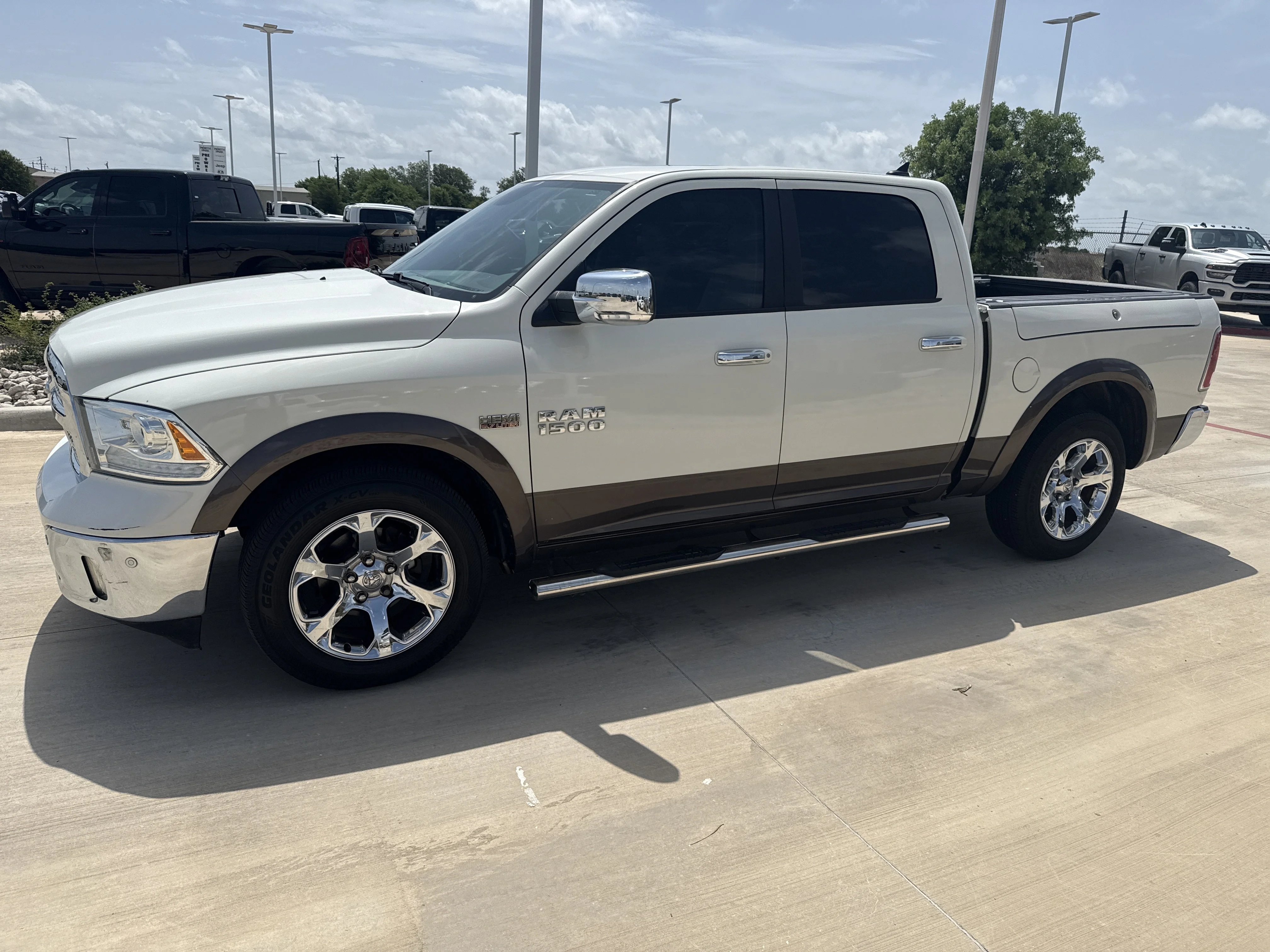 Used 2018 White Ram Laramie image 17