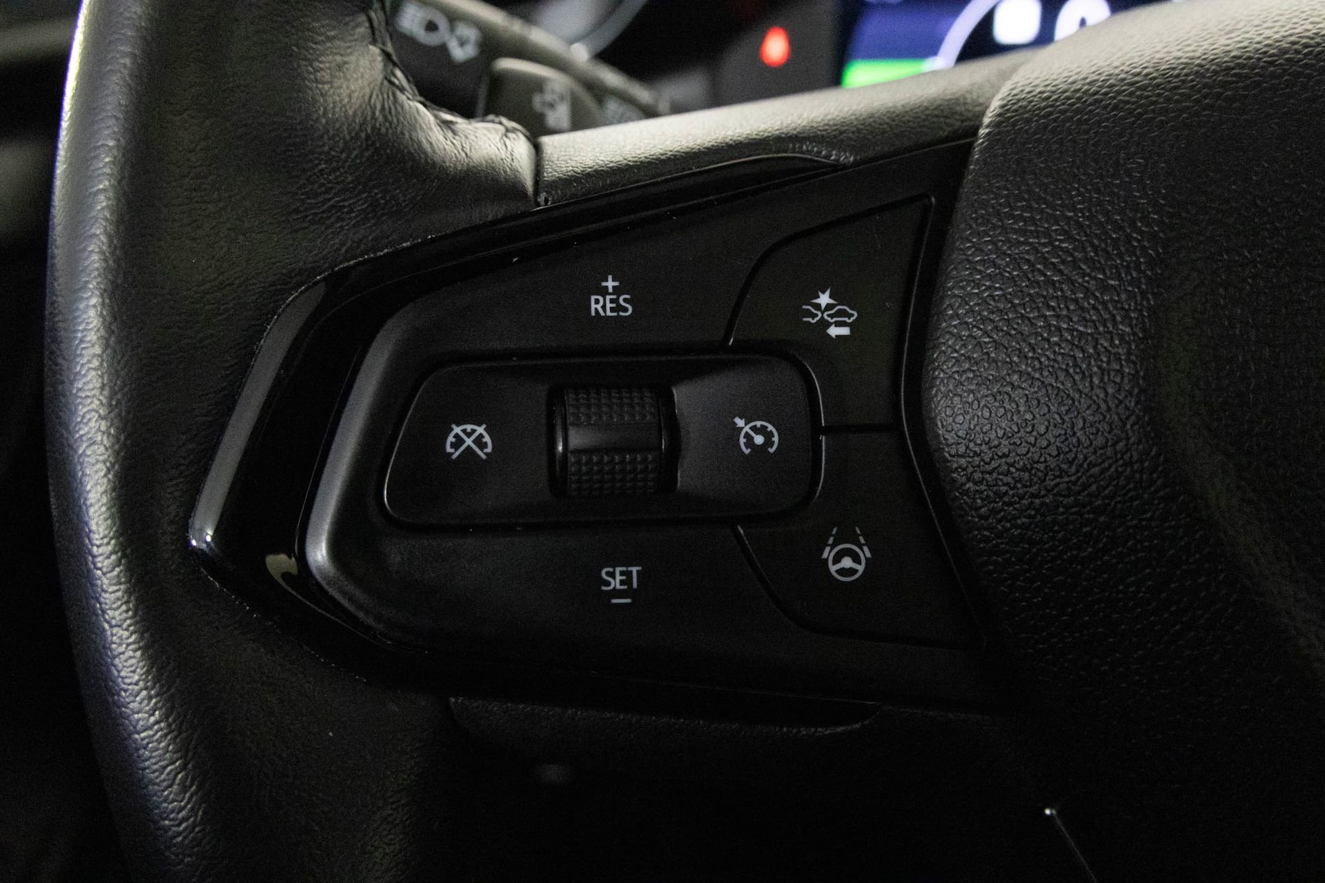 2023 CHEVROLET BOLT EUV - Image 28